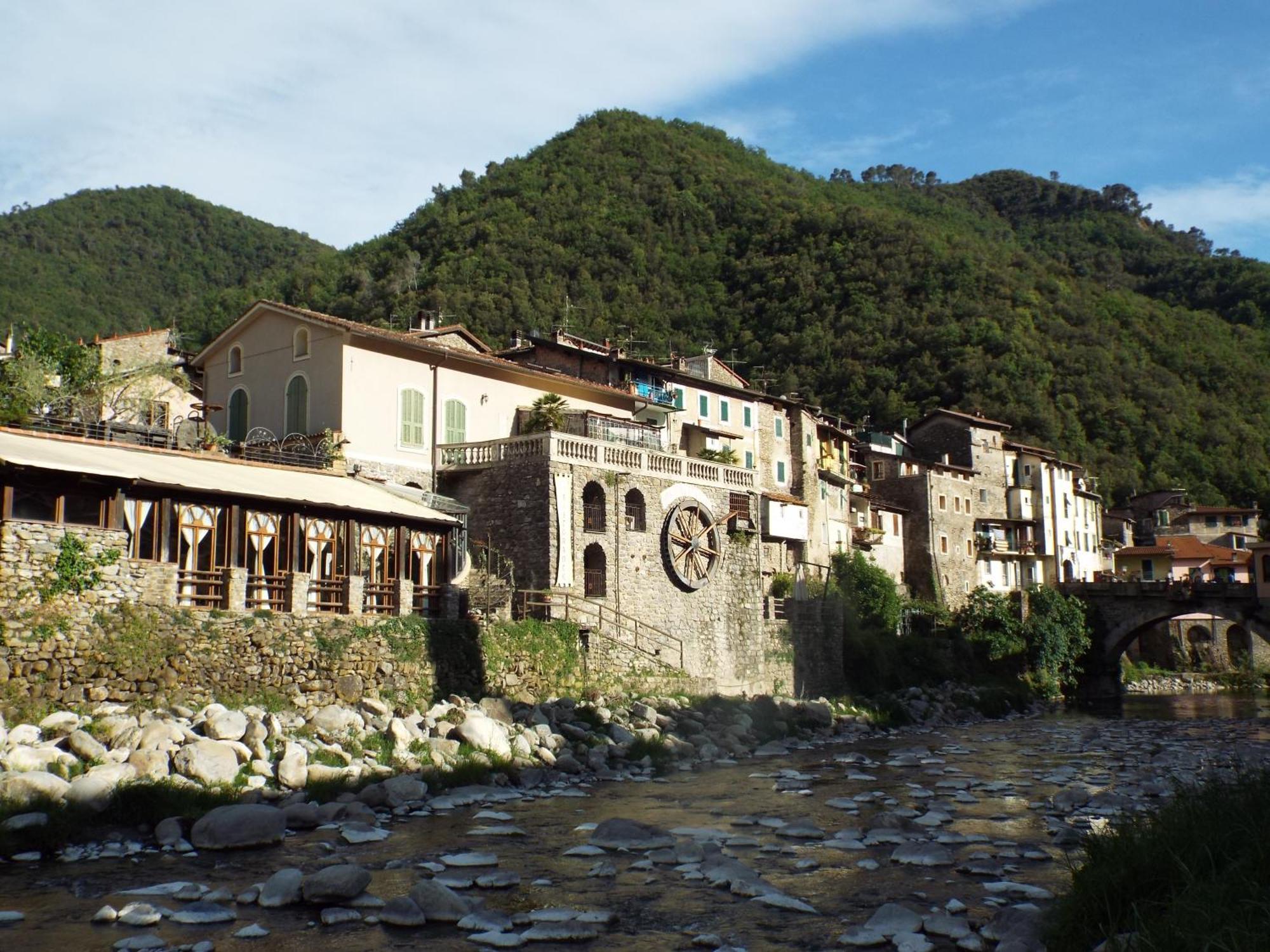 Principessa Grace Italy Sleeps 3 * Isolabona